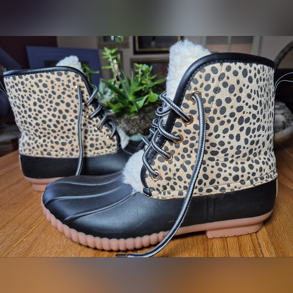 Simply Southern Leopard Spot Lace Up Duck Boots - Size 6